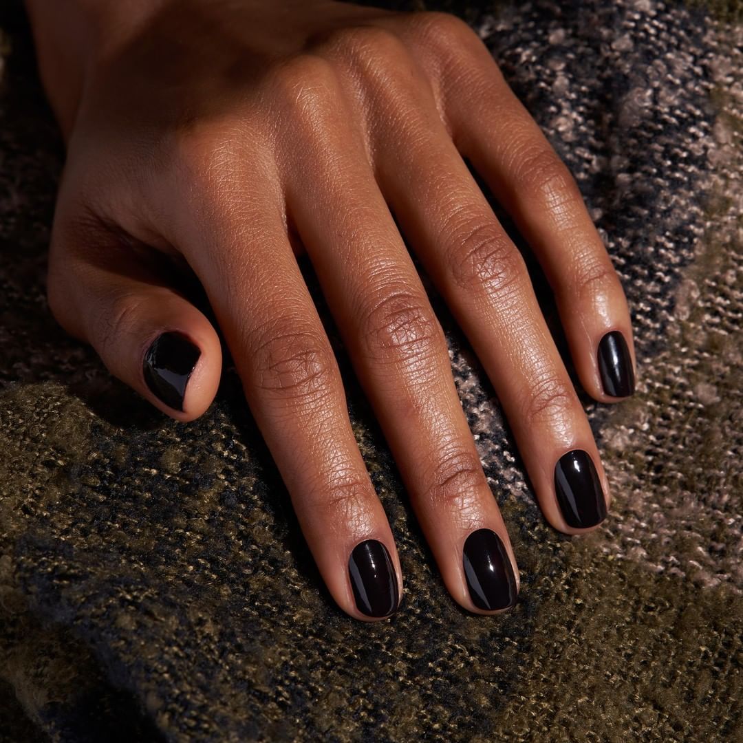 CND Vinylux Dark Dahlia Nail Swatches
