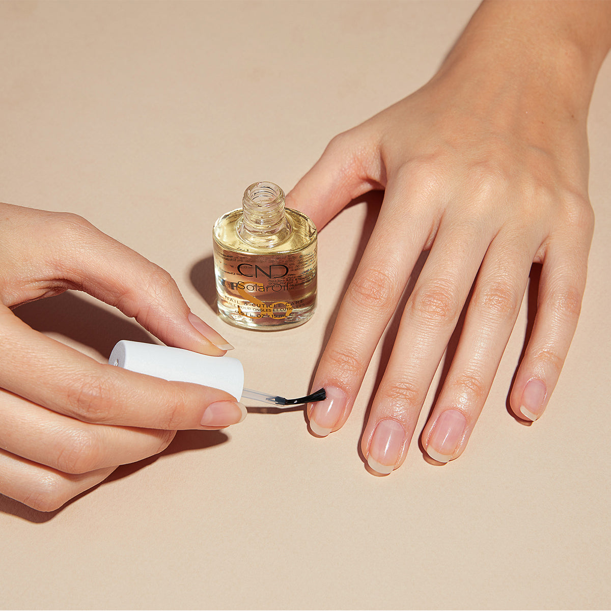 CND SolarOil 7.3ml Application